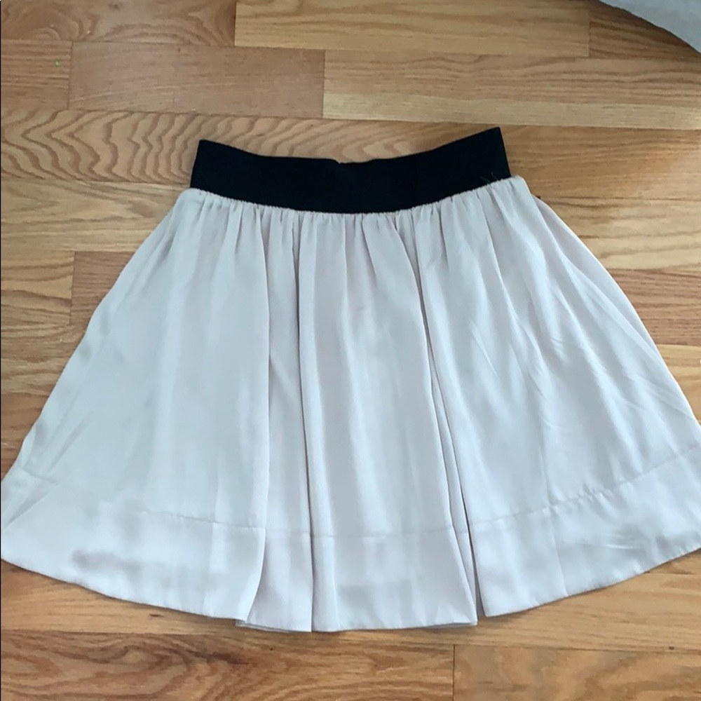NWT H&M silky skirt size 8